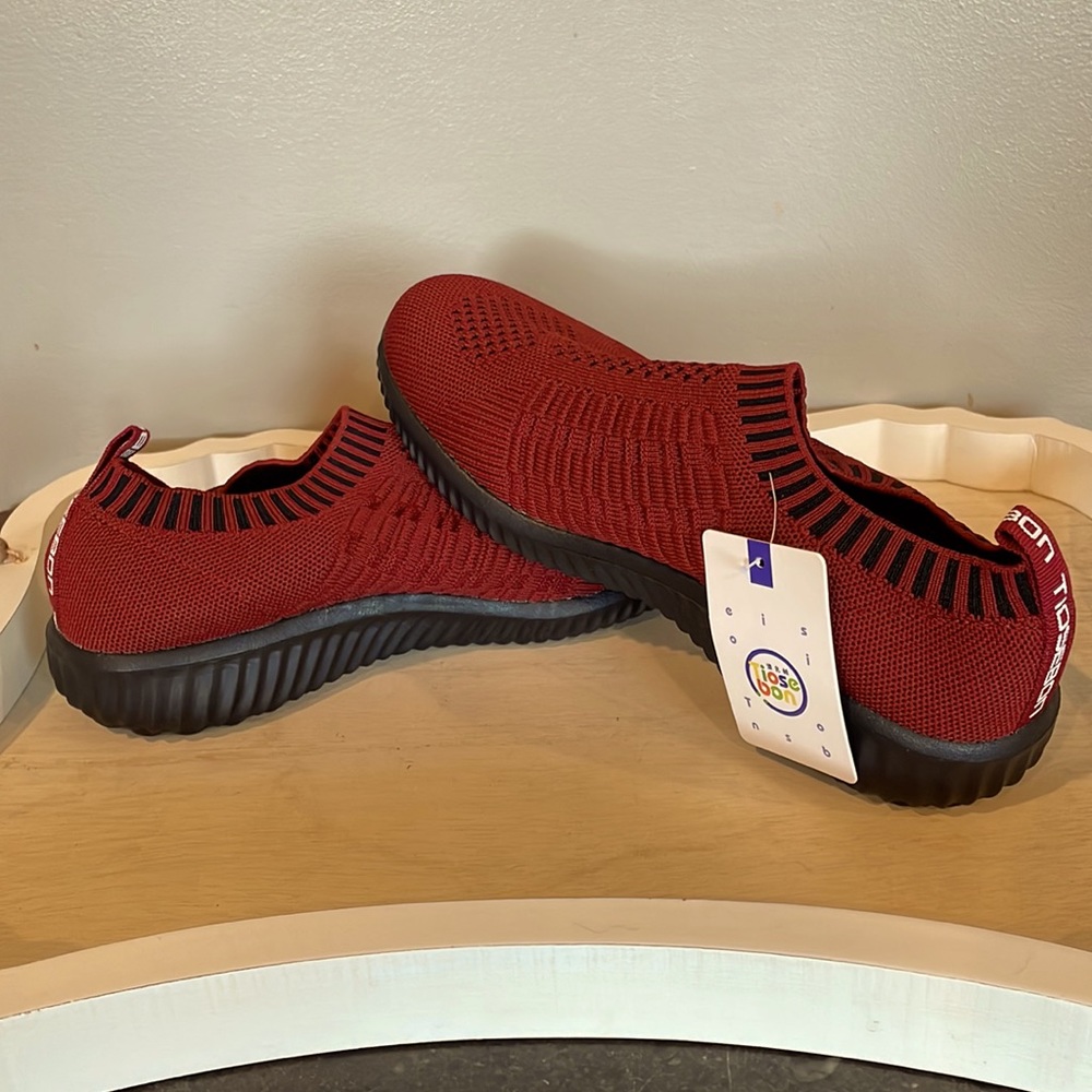 NWT Tioswbon shoes